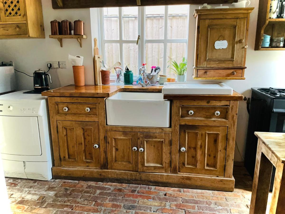 The Beehive, Ground Floor Apartment In Norfolk, No Shared Amenities Downham Market Buitenkant foto