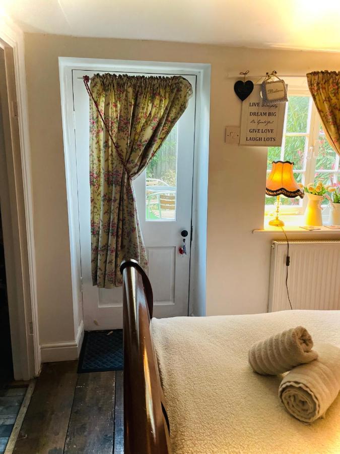 The Beehive, Ground Floor Apartment In Norfolk, No Shared Amenities Downham Market Buitenkant foto